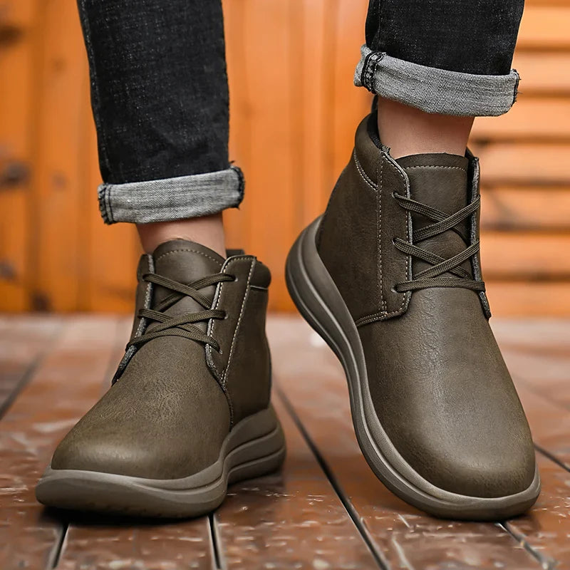 TIBER LEATHER CHUKKA BOOTS
